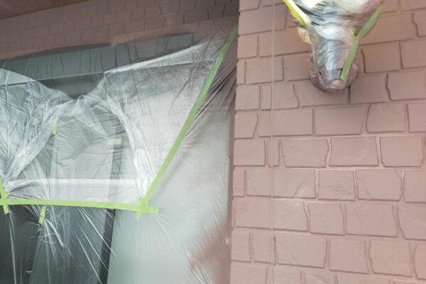 栃木県宇都宮市【外壁塗装】サイディングの欠け補修と吹付け塗装