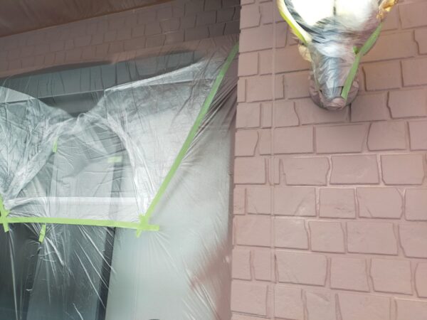 栃木県宇都宮市【外壁塗装】サイディングの欠け補修と吹付け塗装