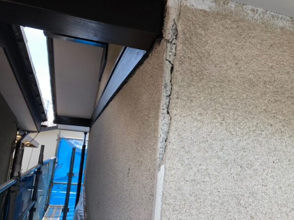 栃木県宇都宮市 M 様邸　外壁塗装にともなう  ひび割れ(クラック)補修工事
