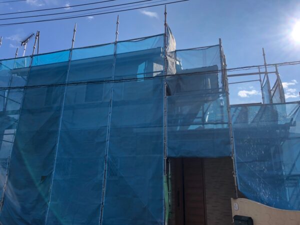 栃木県宇都宮市  Ｓ様邸　外壁塗装に必要な足場の設置と飛散防止ネット