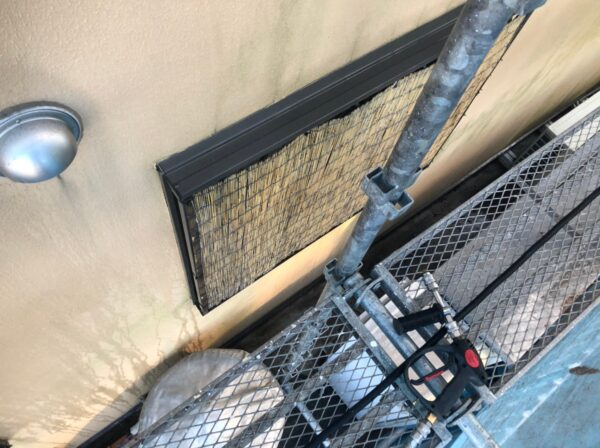 栃木県宇都宮市　S様邸にて　外壁塗装の仕上がりを左右する高圧洗浄作業