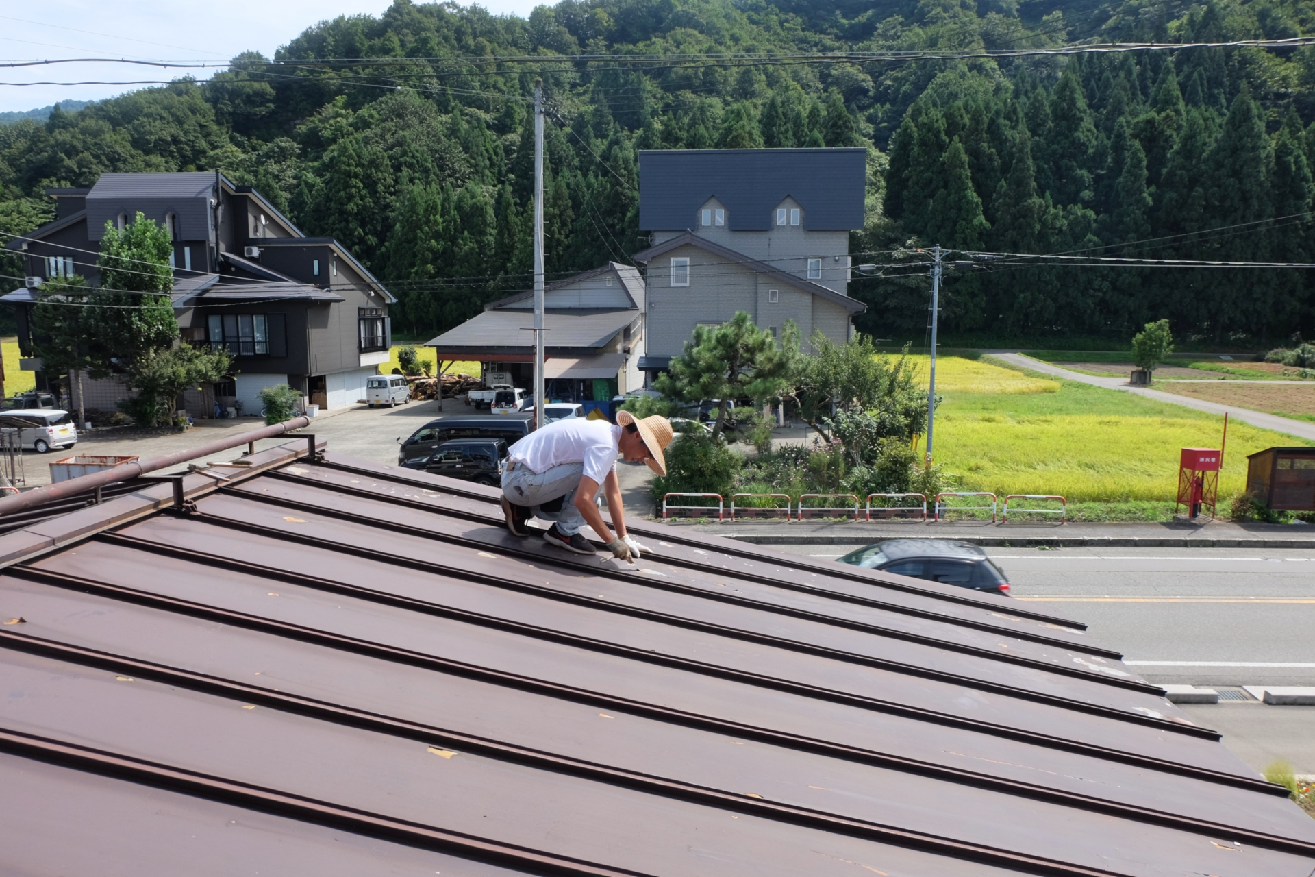 瓦棒屋根はサビが発生する前に塗装をしましょう！葺き替えもおすすめ！