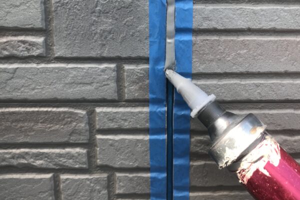 コーキング工事は外壁塗装と同じタイミングがおすすめ！