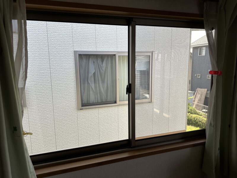 栃木県さくら市【外壁塗装工事】エアコンを付けても効きが悪い……それなら内窓がおすすめ！